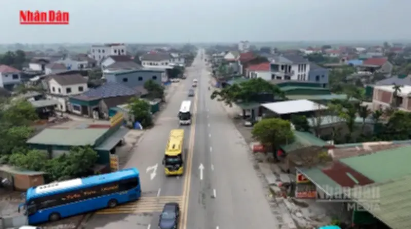 Đề xuất miễn giảm nhiều loại phí để kéo giảm giá cước vận tải