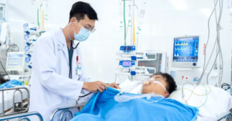 Xuyên đêm mổ cấp cứu 2 nạn nhân gãy xương đập phổi vụ xe khách lao xuống vực