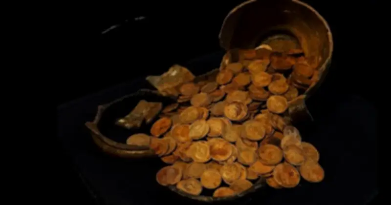 Xây nhà phát hiện kho báu nửa triệu đô la dưới nền đất