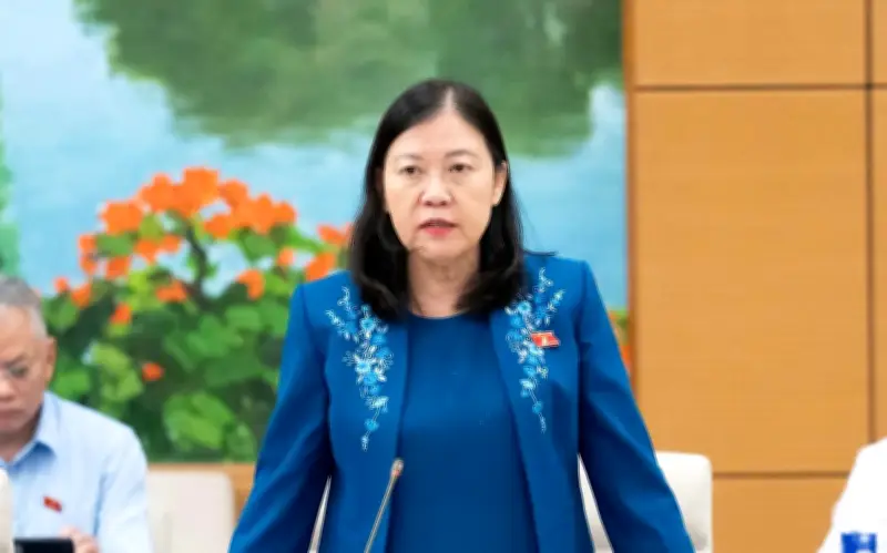 Ủy ban Thường vụ Quốc hội thảo luận kế hoạch phát triển và cảnh báo về an toàn thực phẩm