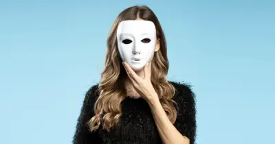 7 câu nói thao túng tâm lý phổ biến trong tình cảm và công việc