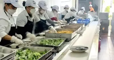 Bộ GD&ĐT Siết Chặt An Toàn Thực Phẩm Trường Học Sau Vụ 300 Tấn Thịt Bẩn