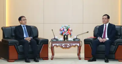 Bộ trưởng Nguyễn Đình Khang tiếp đoàn Văn phòng Thủ tướng Lào