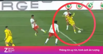 Cú đá Rabona ngoạn mục từ ngoài vòng cấm gây sốc cho người xem
