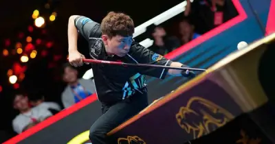 Cơ thủ Việt Nam bỏ giải vì logo có đường lưỡi bò