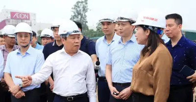 Chủ tịch Hà Nội Vũ Đại Thắng yêu cầu hoàn thành 5km đường 70 trong năm nay