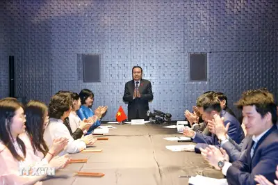 Chủ tịch Quốc hội gặp gỡ ấm áp với sinh viên và lưu học sinh Việt Nam tiêu biểu tại Italy