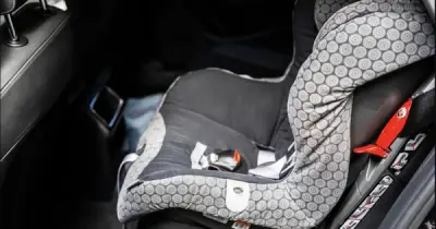 Cha bỏ quên con 21 tháng trong xe 9 giờ ở Mỹ, bé tử vong trong ngày nắng 40°C