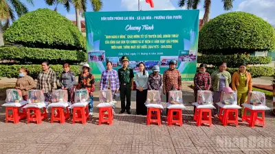 Cần Thơ: Trao 70 suất quà hỗ trợ đồng bào Khmer khó khăn nhân dịp Tết cổ truyền