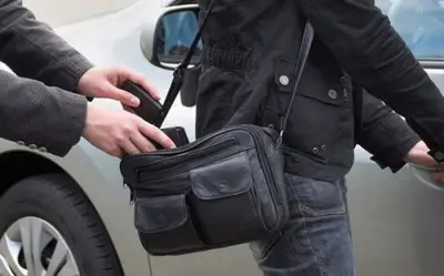 Công an phường Cầu Giấy truy tìm người đàn ông tên Hồng liên quan vụ trộm