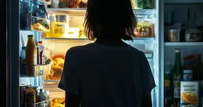 Cảnh báo: Thói quen tích trữ thực phẩm trong tủ lạnh tiềm ẩn nguy cơ ung thư