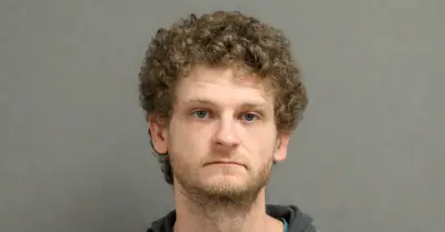 Diễn viên Ethan Jamieson bị bắt vì tấn công bằng súng, tiếp tục vướng rắc rối pháp lý