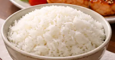 Dân văn phòng hạn chế tăng đường huyết sau bữa cơm: 4 cách đơn giản hiệu quả