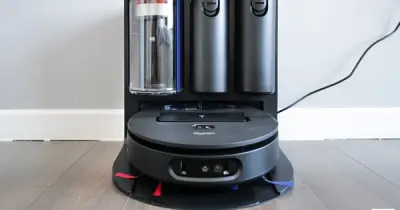 Dyson Spot+Scrub AI: Robot hút bụi lau nhà 35 triệu đồng với 3 thùng chứa, 2 chổi, 1 con lăn, 0 chi phí túi rác