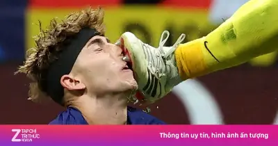 Fermin Lopez chảy máu mặt vì cú đạp của thủ môn Atletico, VAR không công nhận lỗi