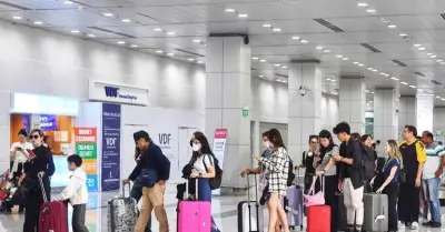 Giá nhiên liệu bay vượt 200 USD/thùng, hãng hàng không tăng phụ thu giá vé