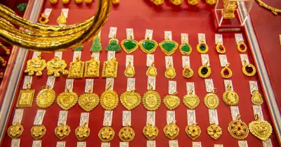 Giá vàng thế giới giảm 33 USD, chờ đợt họp các ngân hàng trung ương