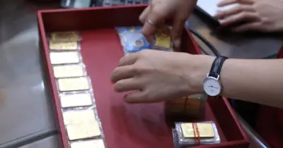 Giá vàng trong nước tiếp tục giảm sâu, SJC xuống dưới 169 triệu đồng/lượng