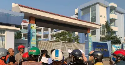 Giáo viên tiểu học TPHCM bị tố phạt học sinh tự chích kim tiêm vào tay