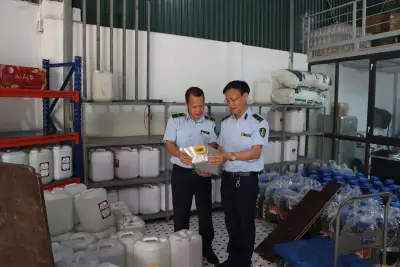 Hà Nội phát hiện cơ sở chứa gần 9.000 lít rượu có dấu hiệu vi phạm