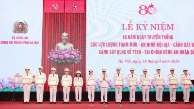 Hà Nội vinh danh Anh hùng Lực lượng vũ trang nhân dân nhân kỷ niệm 80 năm truyền thống