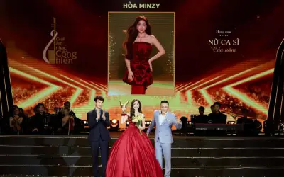 Hòa Minzy và màn ứng xử vừa lòng người hâm mộ, vừa đẹp lòng người thương tại giải Cống hiến
