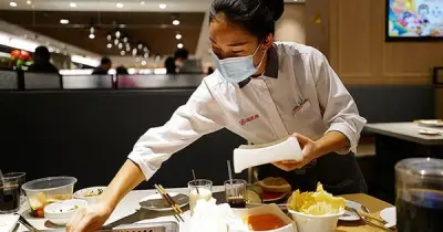 Haidilao Bị Tố Áp Lực Độc Hại, Ép Nhân Viên Tự Bỏ Tiền Đền Bù Khách Hàng