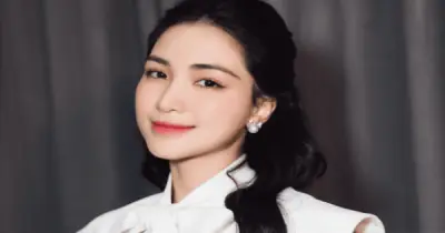 Hoà Minzy trả nợ cuối cùng cho Văn Toàn, tặng quà sinh nhật hàng hiệu