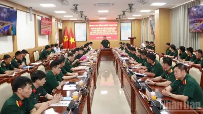 Đại tướng Nguyễn Trọng Nghĩa làm việc với Bộ Chỉ huy Quân sự Đà Nẵng