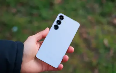 iPhone 17 và Galaxy S25: Cuộc chiến khốc liệt phân khúc flagship tiêu chuẩn