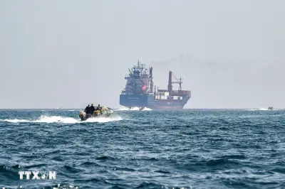 Iran bắt đầu nhận được khoản thu từ phí qua cảnh qua eo biển Hormuz