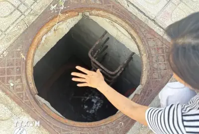 Đắk Lắk: Hàng loạt hố ga mất nắp vỉa hè, thành 'bẫy người' nguy hiểm