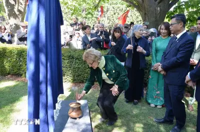 Khánh thành bia tưởng niệm nạn nhân chất độc da cam tại Pháp