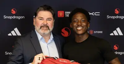 Kobbie Mainoo ký hợp đồng mới với MU đến năm 2031