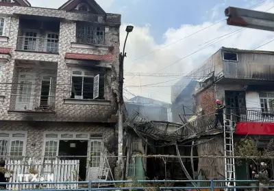 Lâm Đồng: Hàng Loạt Căn Nhà Bốc Cháy Dữ Dội Tại Trung Tâm Phường Cẩm Ly, Đà Lạt