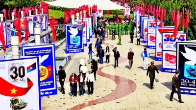 Lâm Đồng: Triển lãm tranh cổ động kỷ niệm 51 năm Ngày Giải phóng miền Nam