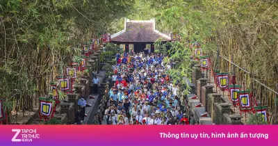 Lãnh đạo và người dân TP.HCM thành kính dâng hương giỗ Tổ Hùng Vương