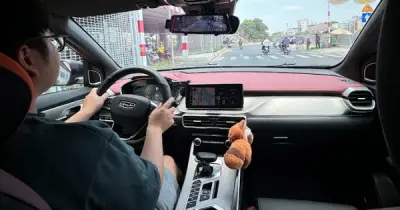 Mua xe Trung Quốc giá hời: Áp lực tâm lý từ dịch vụ yếu kém và định kiến gia đình