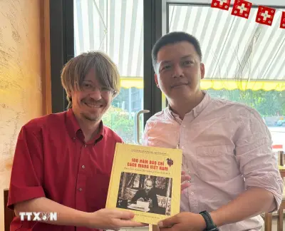 Đảng Cộng sản Thụy Sĩ tin tưởng vào thành công của Việt Nam trong phát triển