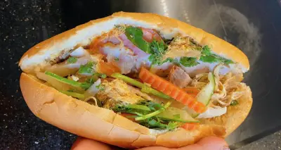 Nguyên nhân hàng loạt vụ ngộ độc bánh mì: Vi khuẩn Salmonella và quản lý lỏng lẻo