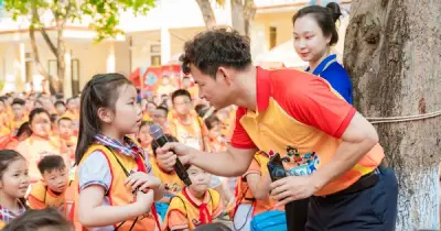 Ngày hội 'Thiếu nhi Việt Nam' tại Nghệ An thu hút 1.500 em, nghệ sĩ Xuân Bắc giao lưu