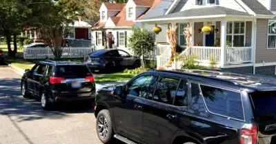 Nhiều cư dân Mỹ bất ngờ nhận vé phạt vì đỗ xe trước nhà mình