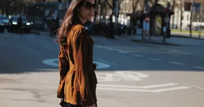 Áo Blazer Và Quần Jeans: Công Thức Phối Đồ Thanh Lịch Cho Mọi Dịp