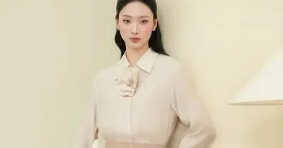 Áo Sơ Mi Lụa Trắng: Tủ Đồ Cơ Bản Và Bí Quyết Phối Đồ Thanh Lịch