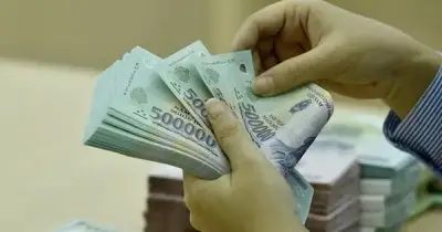 Áp Lực Thanh Khoản Khiến Lãi Suất Huy Động Ngân Hàng Giảm Chậm