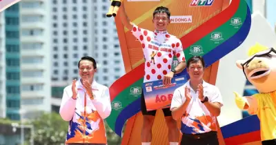 Phạm Lê Xuân Lộc Lập Cú Đúp Áo Cam Và Áo Chấm Đỏ Tại Chặng 15 Cúp Xe Đạp Truyền Hình TP.HCM