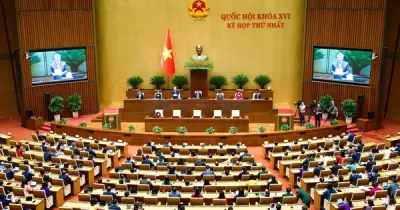 Quốc hội yêu cầu phấn đấu tăng trưởng '2 con số' và cải cách tiền lương