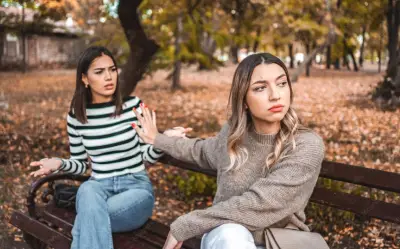 Sàng lọc bạn bè: 3 kiểu người càng thân càng hại, khôn ngoan phải sớm cắt đứt