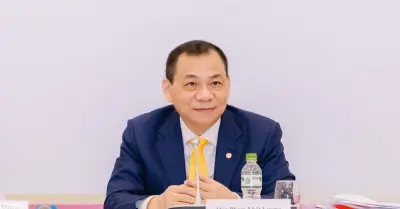 Tỷ phú Phạm Nhật Vượng lập kỷ lục mới, cổ phiếu ngành điện diễn biến bất thường