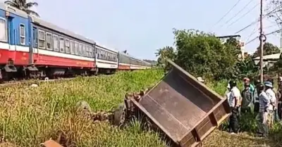 Tai nạn đường sắt thương tâm tại Đắk Lắk: Xe công nông băng qua đường tự mở, một trẻ tử vong
